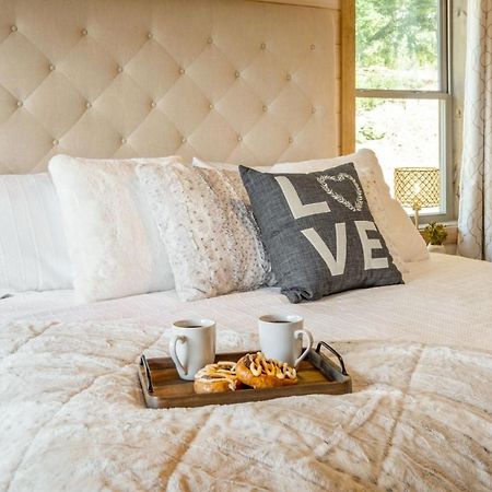 New / 3 King Suites / Sleeps12 / View / 5 Mi To Pf / Hot Tub Sevierville Exterior foto