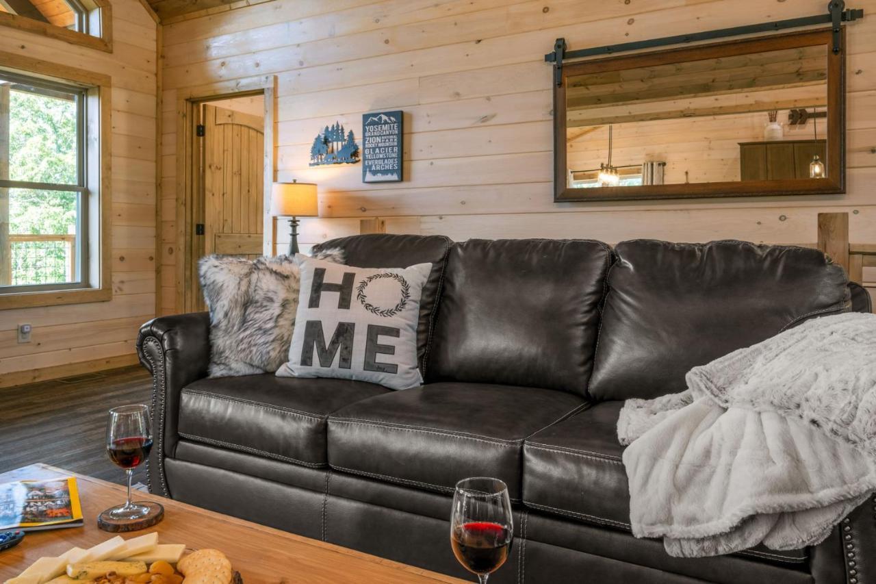 New / 3 King Suites / Sleeps12 / View / 5 Mi To Pf / Hot Tub Sevierville Exterior foto
